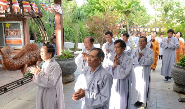 Chùa Đức Viên, San Jose ( Hoa Kỳ ) Tổ Chức Lễ Tam Bộ Nhất Bái Báo Hiếu Phụ Mẫu Năm 2016