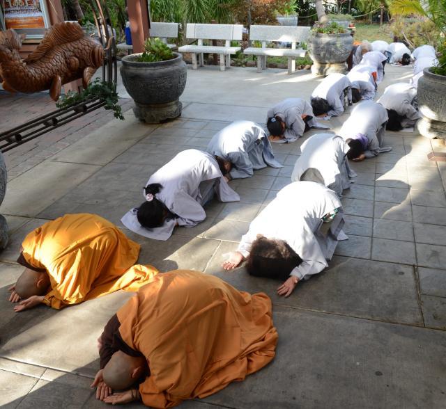 Chùa Đức Viên, San Jose ( Hoa Kỳ ) Tổ Chức Lễ Tam Bộ Nhất Bái Báo Hiếu Phụ Mẫu Năm 2016