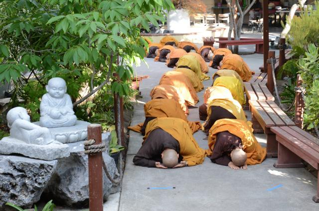 Chùa Đức Viên, San Jose ( Hoa Kỳ ) Tổ Chức Lễ Tam Bộ Nhất Bái Báo Hiếu Phụ Mẫu Năm 2016