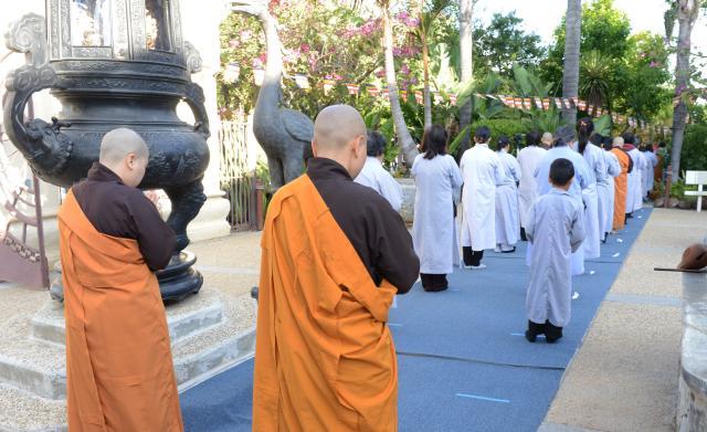 Chùa Đức Viên, San Jose ( Hoa Kỳ ) Tổ Chức Lễ Tam Bộ Nhất Bái Báo Hiếu Phụ Mẫu Năm 2016