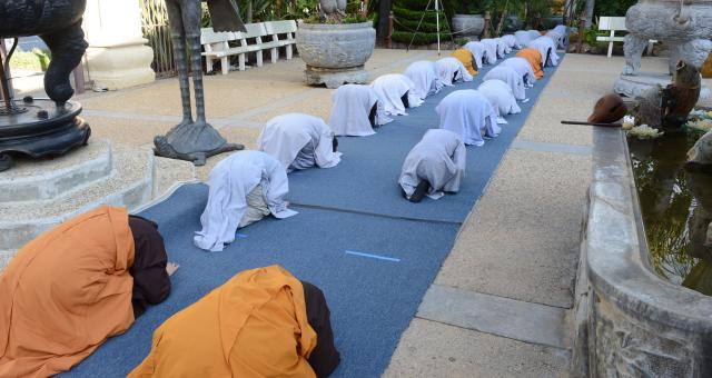 Chùa Đức Viên, San Jose ( Hoa Kỳ ) Tổ Chức Lễ Tam Bộ Nhất Bái Báo Hiếu Phụ Mẫu Năm 2016