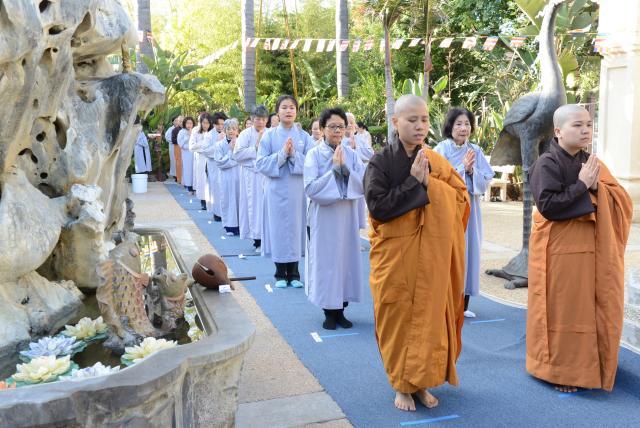 Chùa Đức Viên, San Jose ( Hoa Kỳ ) Tổ Chức Lễ Tam Bộ Nhất Bái Báo Hiếu Phụ Mẫu Năm 2016