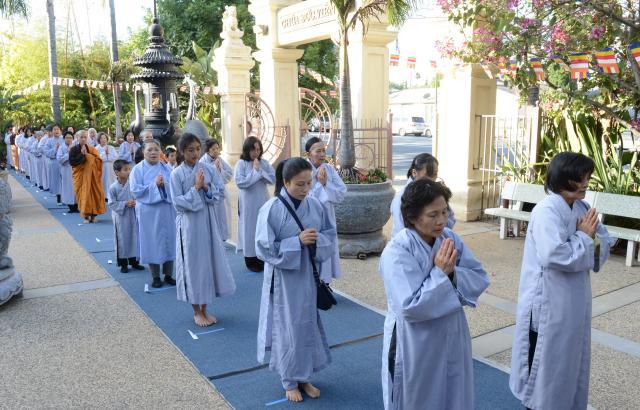 Chùa Đức Viên, San Jose ( Hoa Kỳ ) Tổ Chức Lễ Tam Bộ Nhất Bái Báo Hiếu Phụ Mẫu Năm 2016