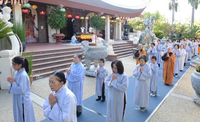 Chùa Đức Viên, San Jose ( Hoa Kỳ ) Tổ Chức Lễ Tam Bộ Nhất Bái Báo Hiếu Phụ Mẫu Năm 2016