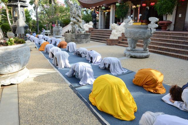 Chùa Đức Viên, San Jose ( Hoa Kỳ ) Tổ Chức Lễ Tam Bộ Nhất Bái Báo Hiếu Phụ Mẫu Năm 2016