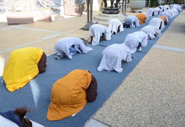 Chùa Đức Viên, San Jose ( Hoa Kỳ ) Tổ Chức Lễ Tam Bộ Nhất Bái Báo Hiếu Phụ Mẫu Năm 2016