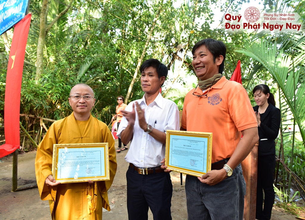 Quỹ Đạo Phật Ngày Nay - Tổng Kết Chương Trình Khánh Thành Cầu Và Trao Quà Tại Bến Tre T7/2016 (C72b)