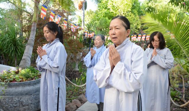 Chùa Đức Viên, San Jose ( Hoa Kỳ ) Tổ Chức Lễ Tam Bộ Nhất Bái Báo Hiếu Phụ Mẫu Năm 2016