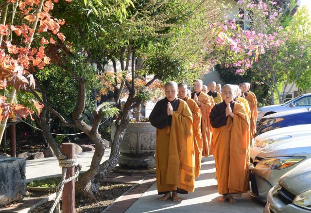 Chùa Đức Viên, San Jose ( Hoa Kỳ ) Tổ Chức Lễ Tam Bộ Nhất Bái Báo Hiếu Phụ Mẫu Năm 2016