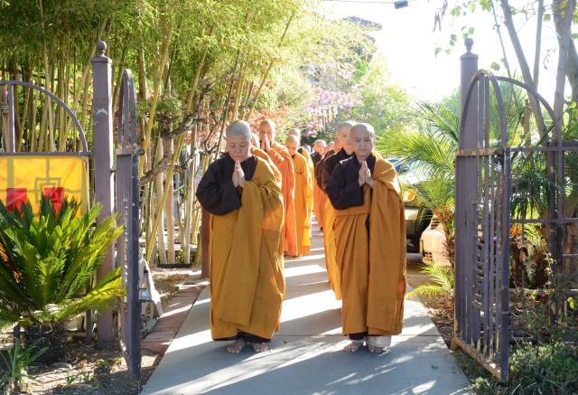 Chùa Đức Viên, San Jose ( Hoa Kỳ ) Tổ Chức Lễ Tam Bộ Nhất Bái Báo Hiếu Phụ Mẫu Năm 2016