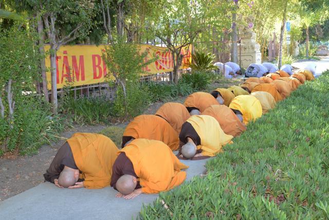 Chùa Đức Viên, San Jose ( Hoa Kỳ ) Tổ Chức Lễ Tam Bộ Nhất Bái Báo Hiếu Phụ Mẫu Năm 2016