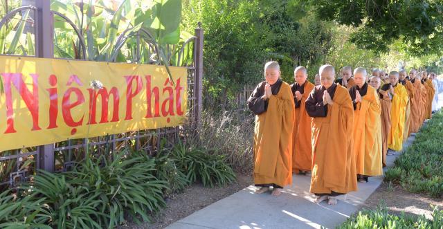 Chùa Đức Viên, San Jose ( Hoa Kỳ ) Tổ Chức Lễ Tam Bộ Nhất Bái Báo Hiếu Phụ Mẫu Năm 2016