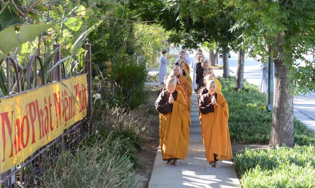 Chùa Đức Viên, San Jose ( Hoa Kỳ ) Tổ Chức Lễ Tam Bộ Nhất Bái Báo Hiếu Phụ Mẫu Năm 2016