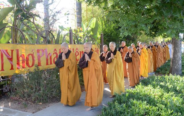 Chùa Đức Viên, San Jose ( Hoa Kỳ ) Tổ Chức Lễ Tam Bộ Nhất Bái Báo Hiếu Phụ Mẫu Năm 2016