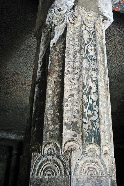 Chùa hang hùng vĩ ẩn sâu trong rừng rậm Ấn Độ