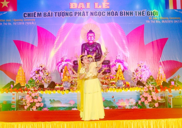 Bỉm Sơn: Bế Mạc Chiêm bái Tôn tượng Phật Ngọc hòa bình Thế giới tại Chùa Khánh Quang.