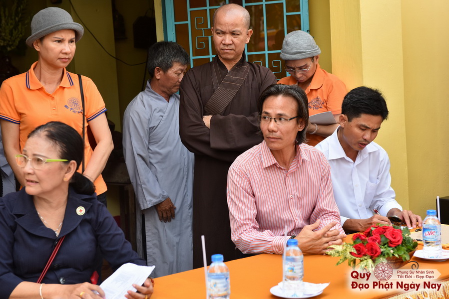 Quỹ Đạo Phật Ngày Nay: Tổng Kết Chương Trình Trao tặng quà cho nạn nhân chất độc da cam tại Tây Ninh ( C81)