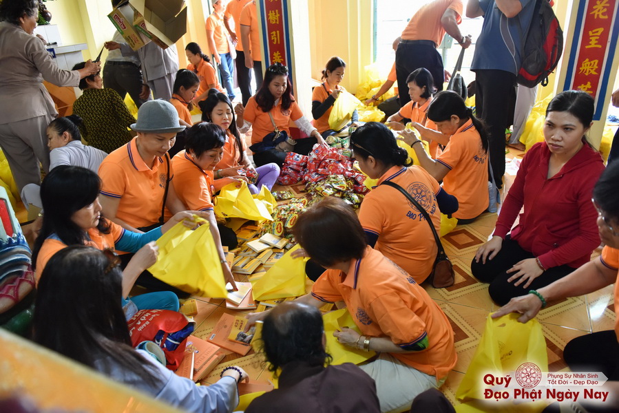 Quỹ Đạo Phật Ngày Nay: Tổng Kết Chương Trình Trao tặng quà cho nạn nhân chất độc da cam tại Tây Ninh ( C81)