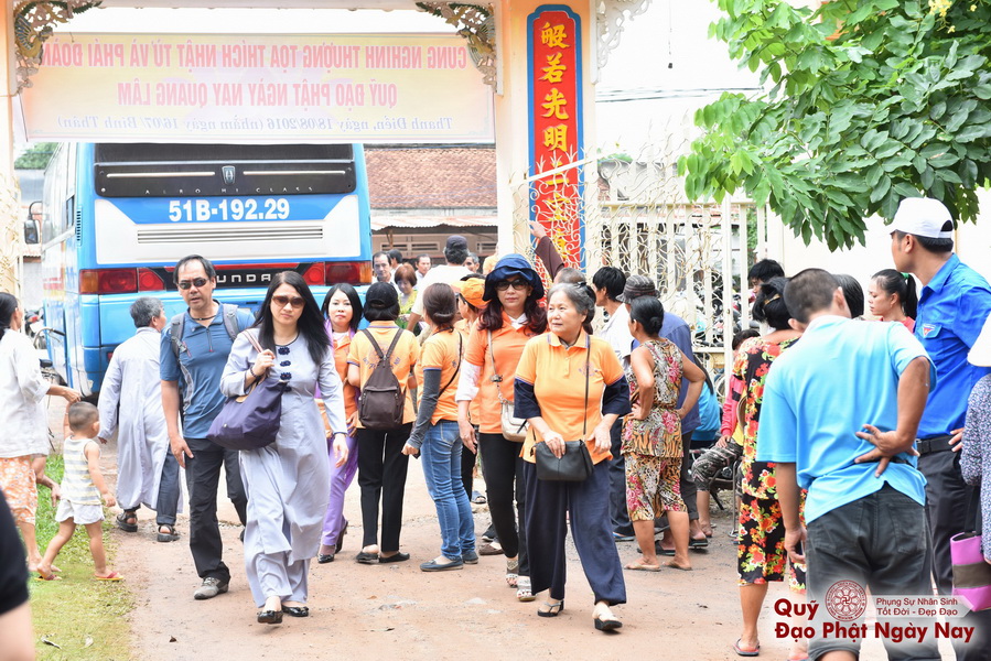 Quỹ Đạo Phật Ngày Nay: Tổng Kết Chương Trình Trao tặng quà cho nạn nhân chất độc da cam tại Tây Ninh ( C81)