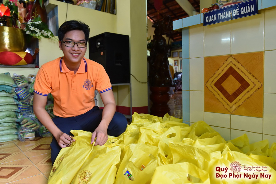 Quỹ Đạo Phật Ngày Nay: Tổng Kết Chương Trình Trao tặng quà cho nạn nhân chất độc da cam tại Tây Ninh ( C81)