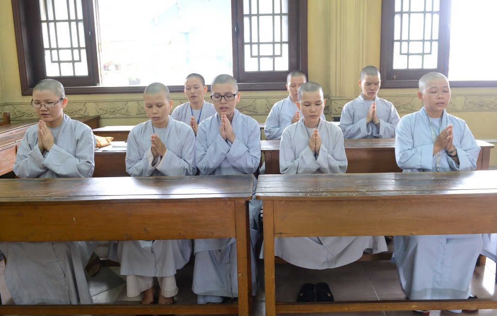 Lễ phát học bổng năm học 2016 - 2017 cho sinh viên khoa Pali