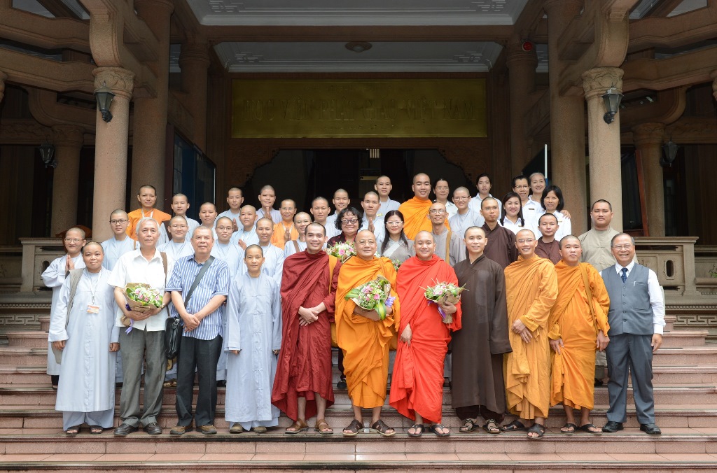Lễ phát học bổng năm học 2016 - 2017 cho sinh viên khoa Pali