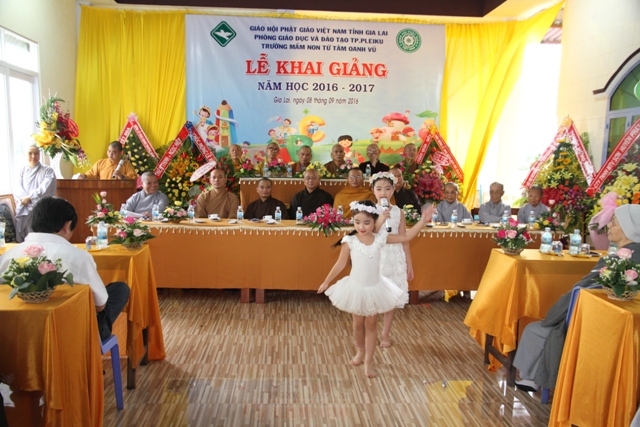 Phân Ban Ni giới BTS Phật giáo Gia Lai khai giảng trường mầm non Từ Tâm Oanh Vũ