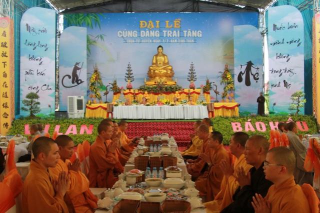 Thái Bình: Pháp hội cúng dường trai Tăng tại chùa Từ Xuyên