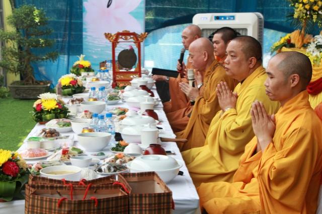 Thái Bình: Pháp hội cúng dường trai Tăng tại chùa Từ Xuyên