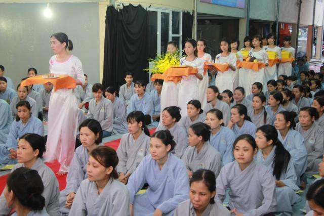 Thái Bình: Hơn 400 công nhân may dự lễ Vu Lan