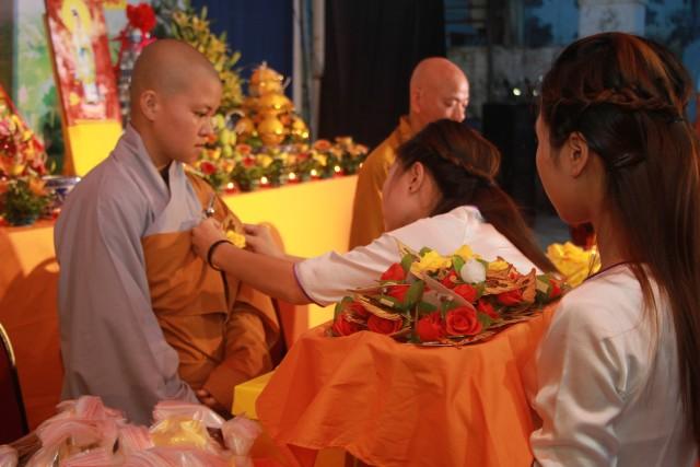 Thái Bình: Hơn 400 công nhân may dự lễ Vu Lan