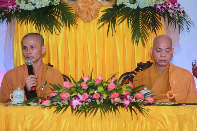 Thái Bình: Hai bạn trẻ làm lễ hằng thuận tại chùa Từ Xuyên