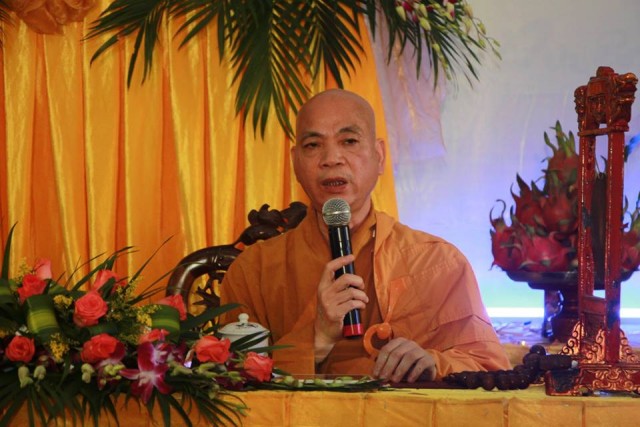 Thái Bình: Hai bạn trẻ làm lễ hằng thuận tại chùa Từ Xuyên