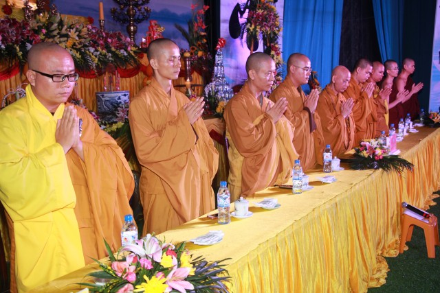 Thái Bình: Đêm hội bông hồng cài áo tại chùa Từ Xuyên