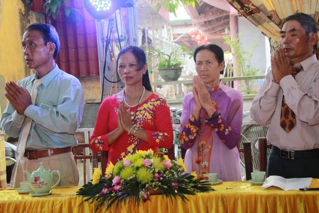 Thái Bình: Hai bạn trẻ làm lễ hằng thuận tại chùa Từ Xuyên