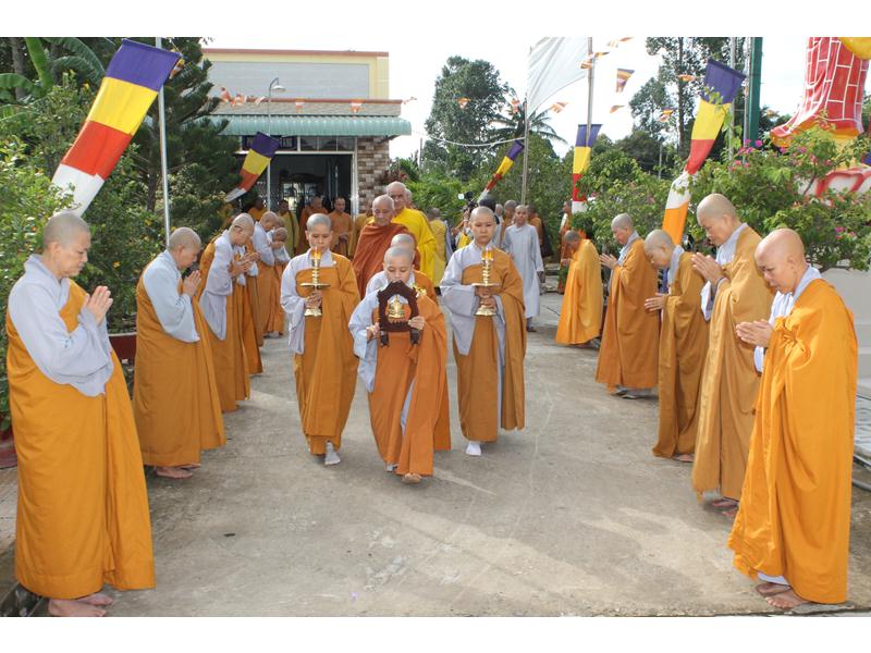 PG Đồng Tháp: Chùa Đức Long bế giảng khóa an cư