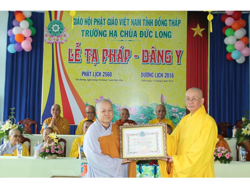 PG Đồng Tháp: Chùa Đức Long bế giảng khóa an cư