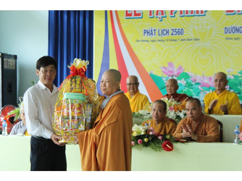 PG Đồng Tháp: Chùa Đức Long bế giảng khóa an cư