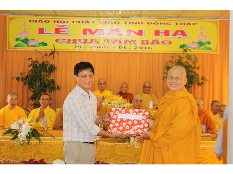 PG Đồng Tháp: Chùa Đức Long bế giảng khóa an cư
