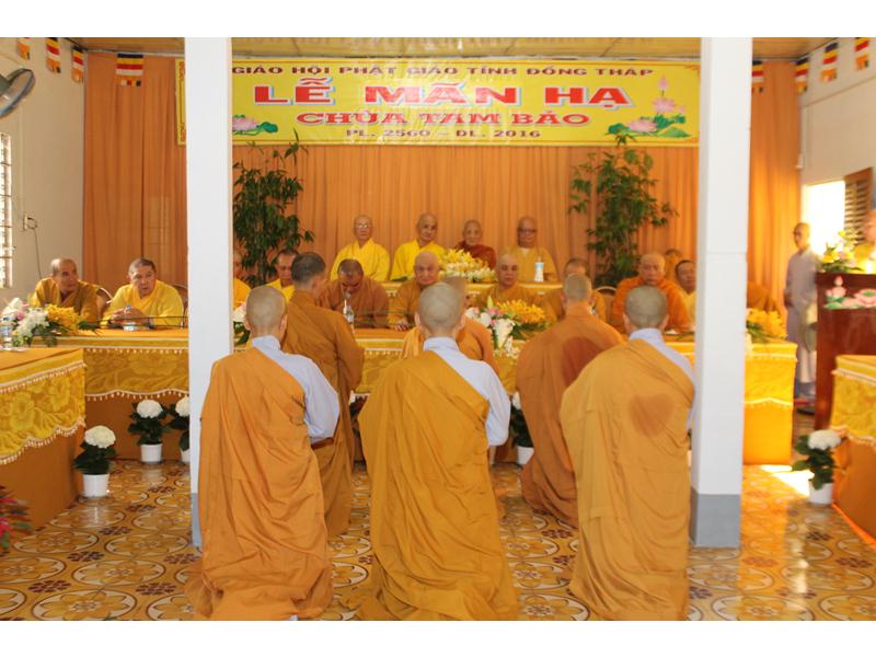 PG Đồng Tháp: Chùa Đức Long bế giảng khóa an cư