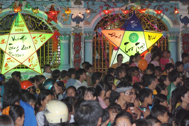 Đồng Tháp: Vui trung thu tại chùa Phước Hưng