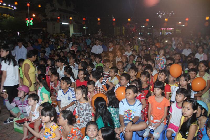 Đồng Tháp: Vui trung thu tại chùa Phước Hưng