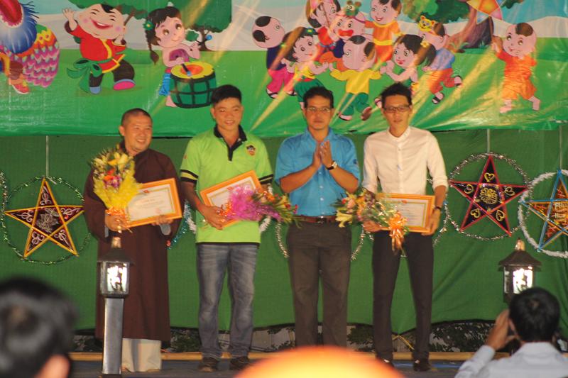 Đồng Tháp: Vui trung thu tại chùa Phước Hưng