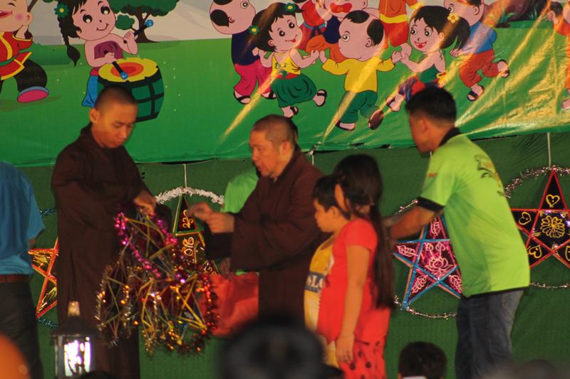 Đồng Tháp: Vui trung thu tại chùa Phước Hưng