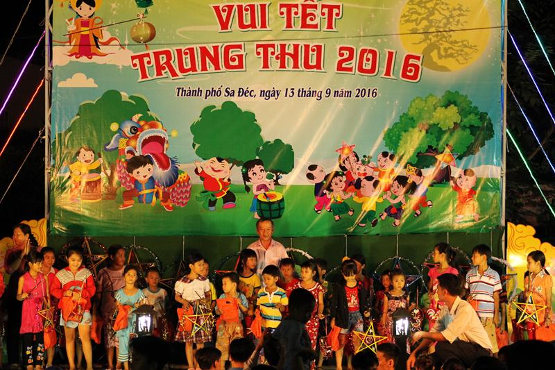 Đồng Tháp: Vui trung thu tại chùa Phước Hưng