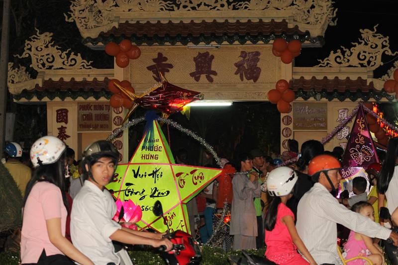 Đồng Tháp: Vui trung thu tại chùa Phước Hưng
