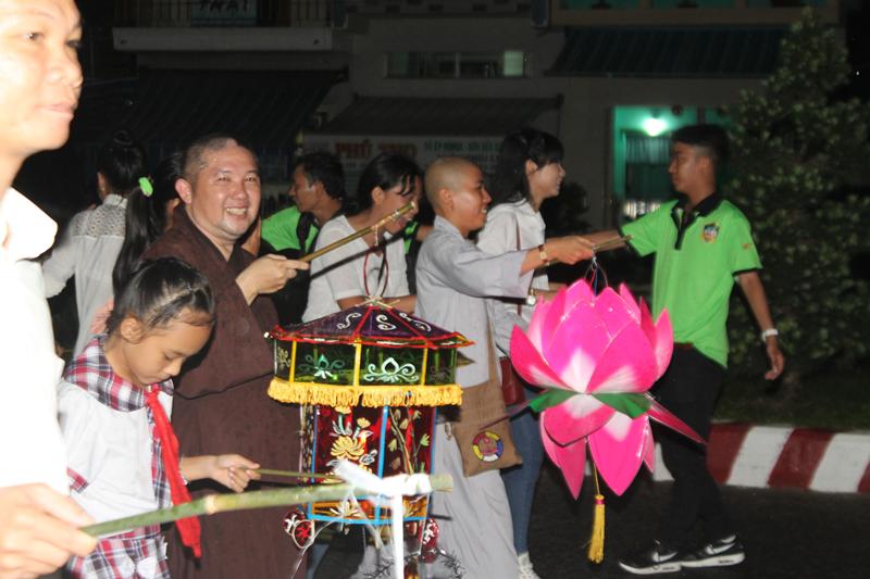 Đồng Tháp: Vui trung thu tại chùa Phước Hưng