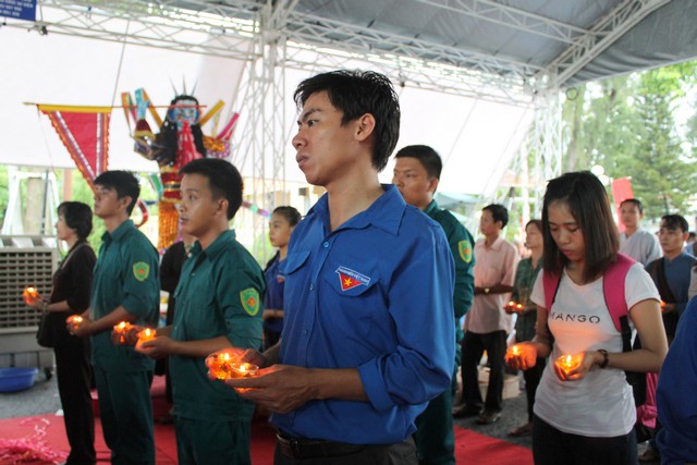 Bình Dương: Lễ thắp nến tri ân các anh hùng liệt sỹ
