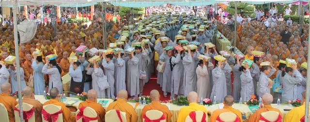 Bình Dương: Lễ mãn hạ PL:2560 - DL: 2016
