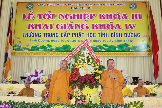 Bình Dương: Lễ tốt nghiệp khóa III, khai giảng khóa IV